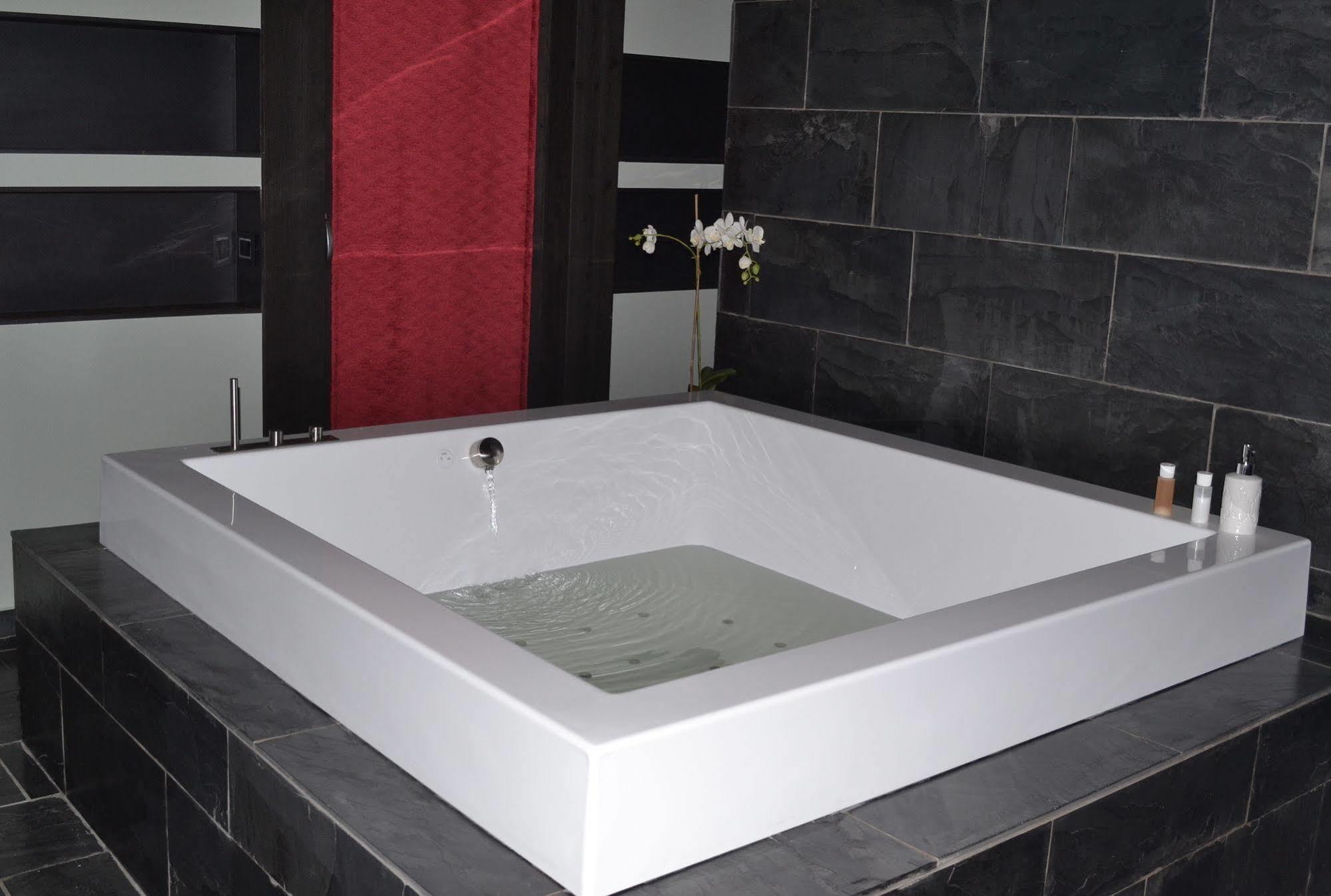 Maanja Lake Front Suite Lateis Buitenkant foto